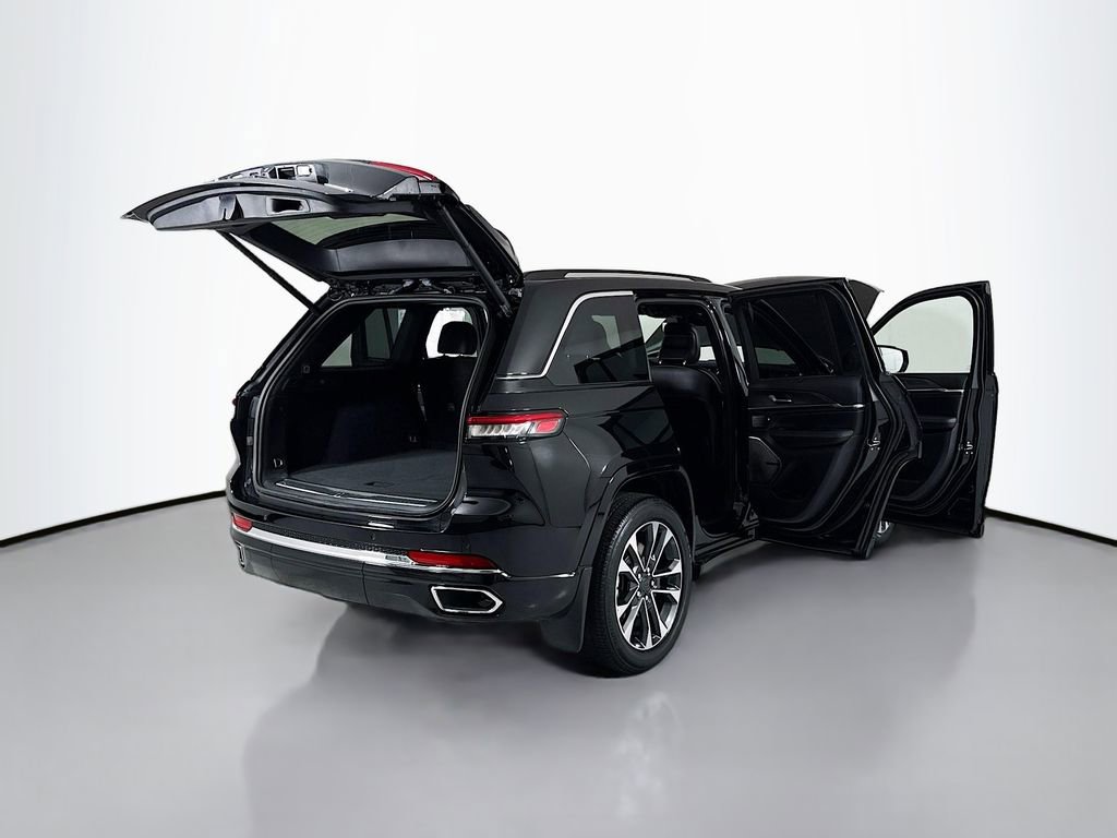 Used 2023 Jeep Grand Cherokee Overland w/ Advanced Protech Group III AWD/4WD image 23