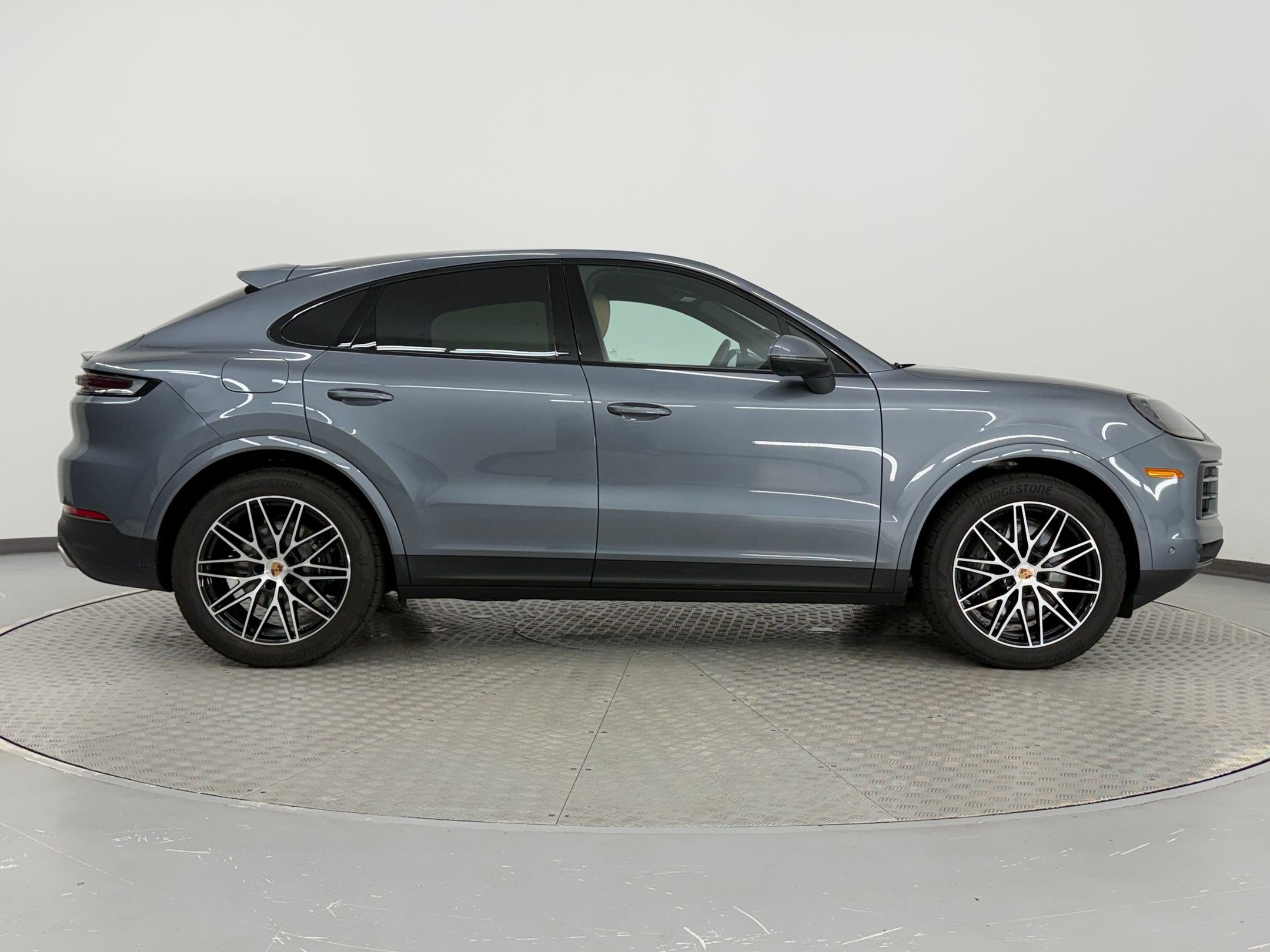Certified 2026 Porsche Cayenne Coupe AWD/4WD image 8