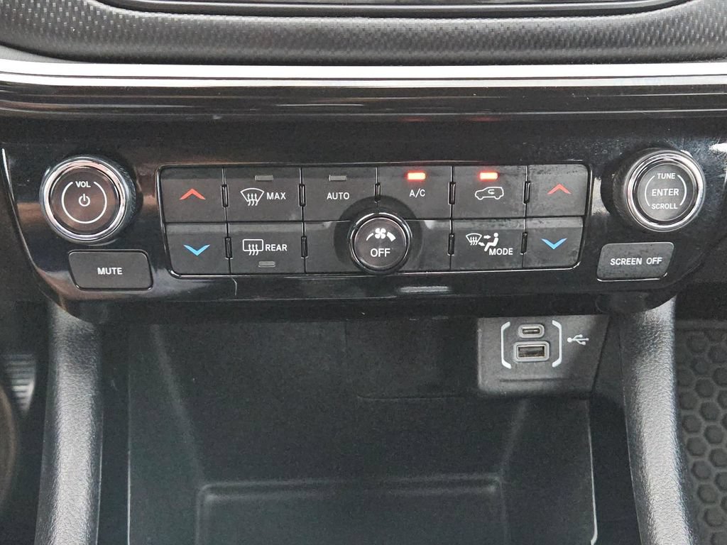 Used 2025 Jeep Compass Trailhawk AWD/4WD image 18
