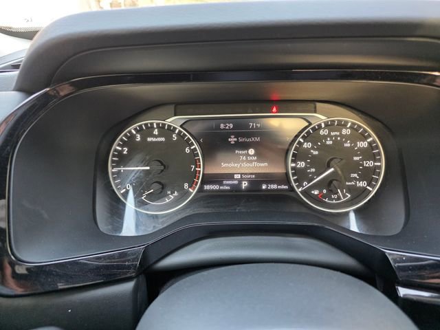 Used 2022 Nissan Pathfinder SV w/ SV Premium Package image 15