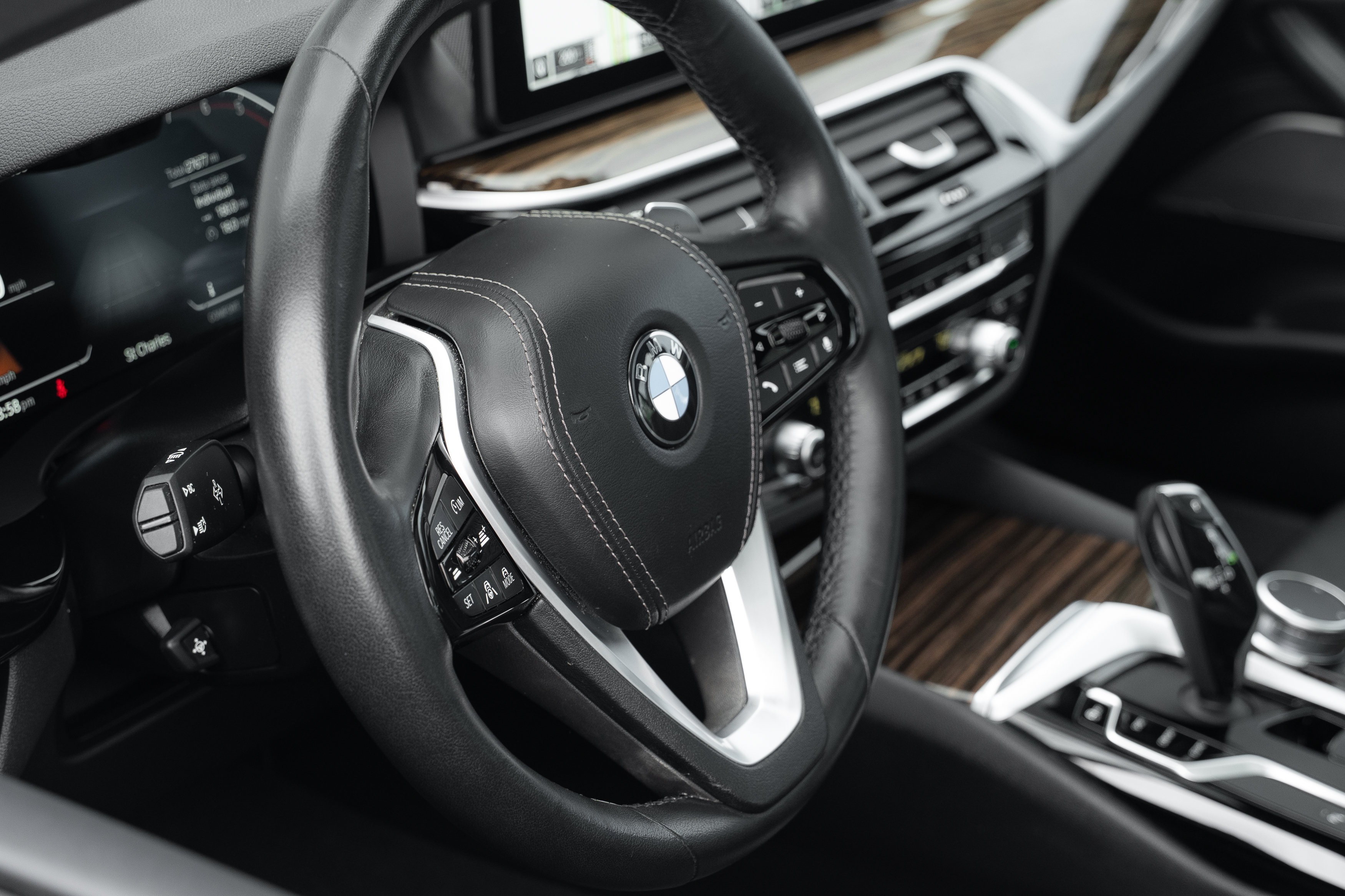 Used 2023 BMW 540i xDrive w/ Premium Package AWD/4WD image 12