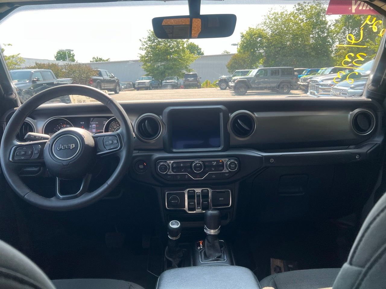 Used 2023 Jeep Gladiator Sport AWD/4WD image 21