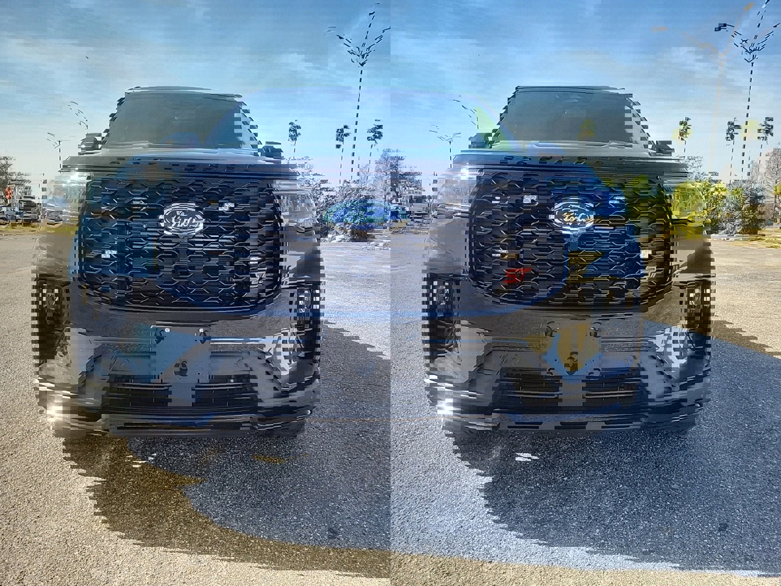 Used 2025 Ford Explorer ST image 4