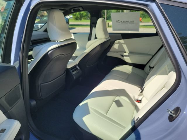 New 2026 Lexus ES 350h AWD image 13