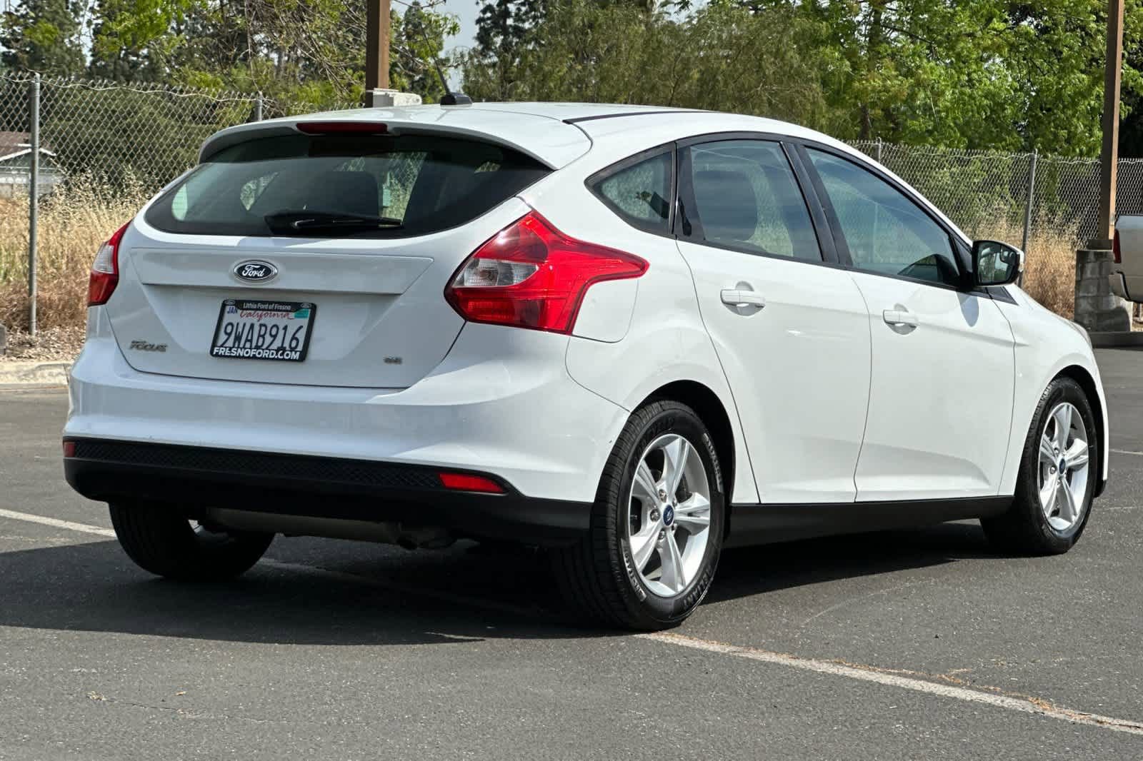 Used 2014 Ford Focus SE FWD image 2