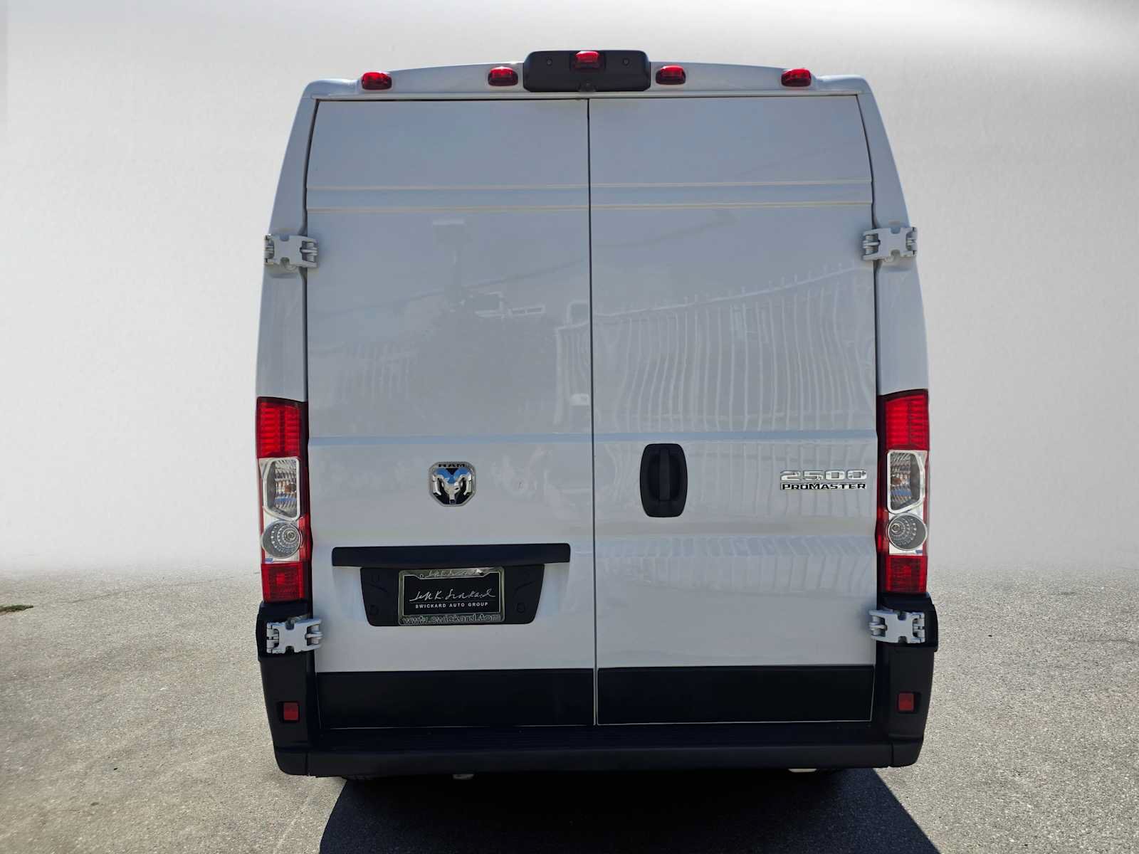 Used 2023 RAM ProMaster 2500 FWD image 4