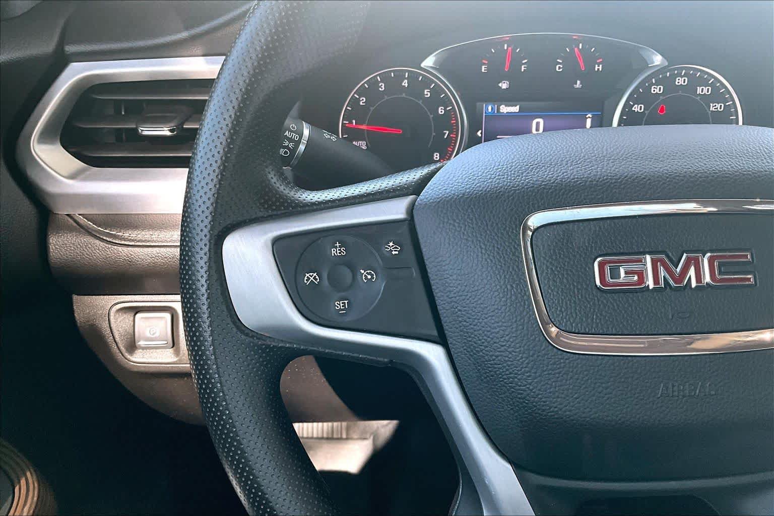 Used 2022 GMC Acadia SLE FWD image 24