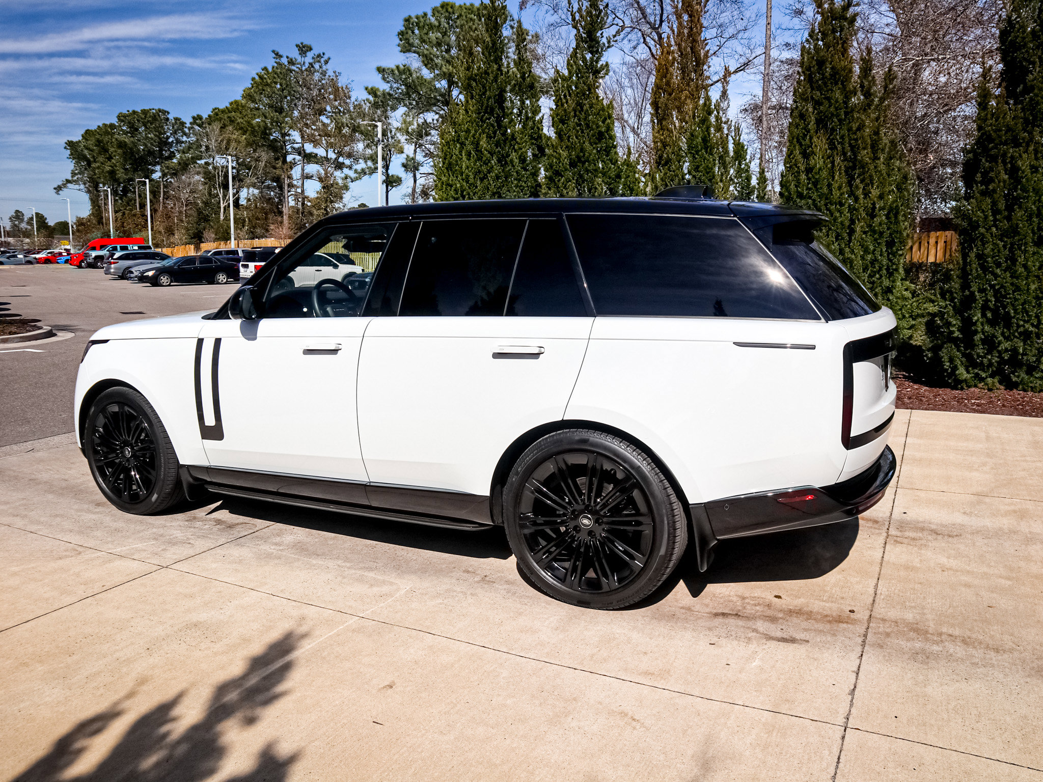 Used 2025 Land Rover Range Rover SE AWD/4WD image 7