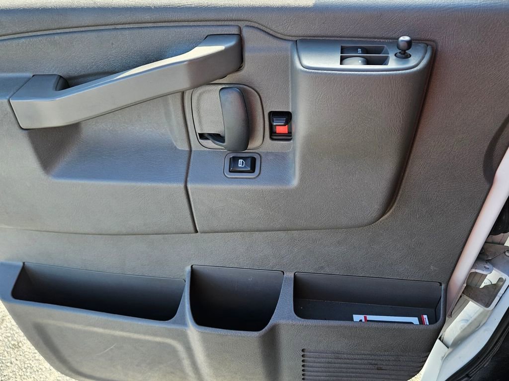 Used 2023 GMC Savana 2500 w/ Driver Convenience Package image 29