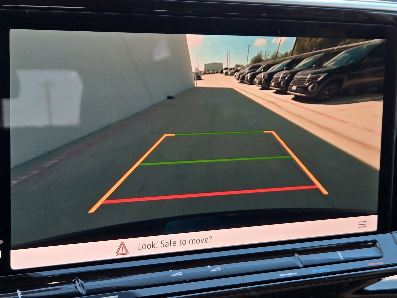 New 2026 Volkswagen Atlas SE image 13