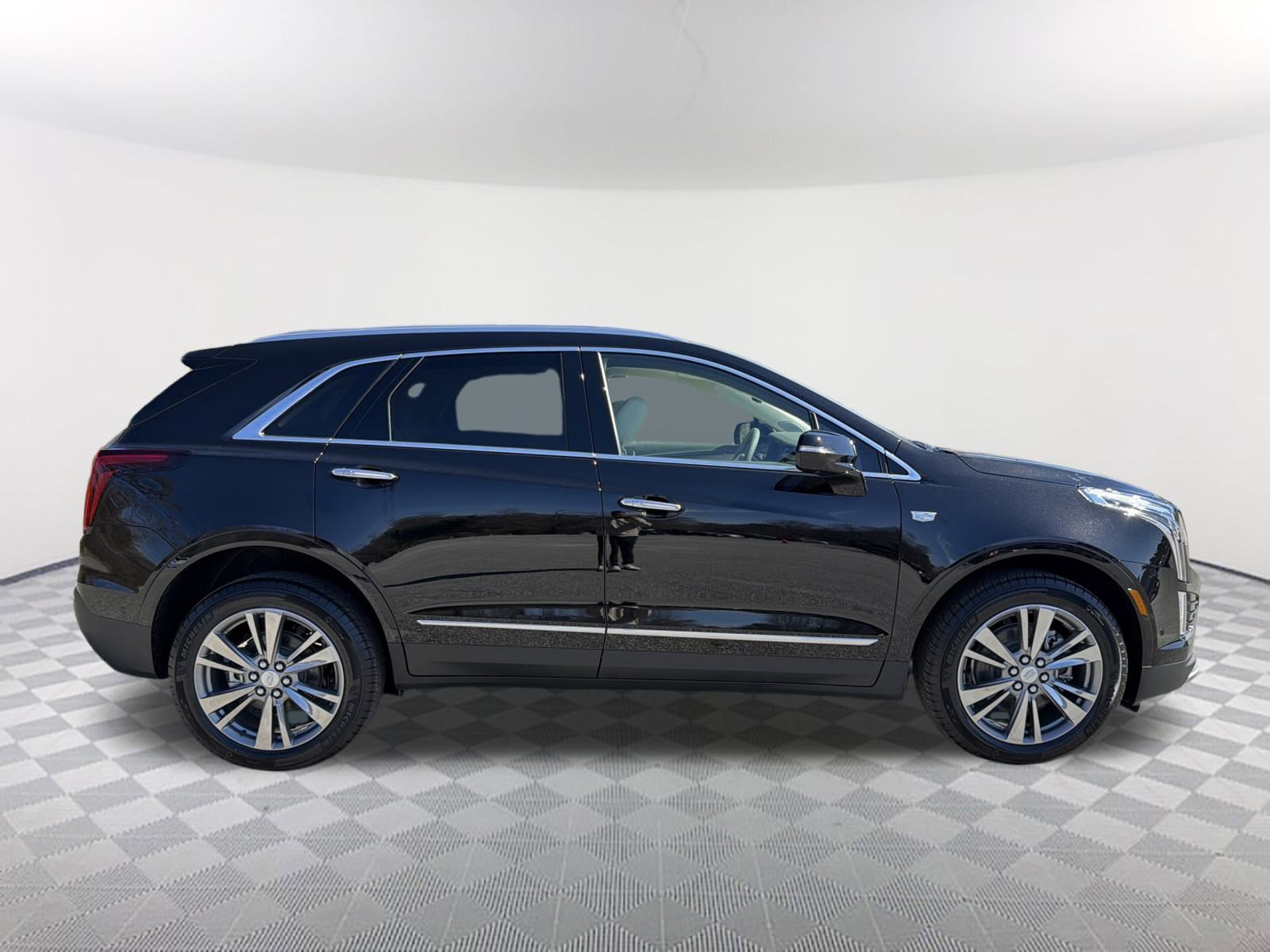 New 2026 Cadillac XT5 Premium Luxury w/ Driver Assist Package FWD image 5