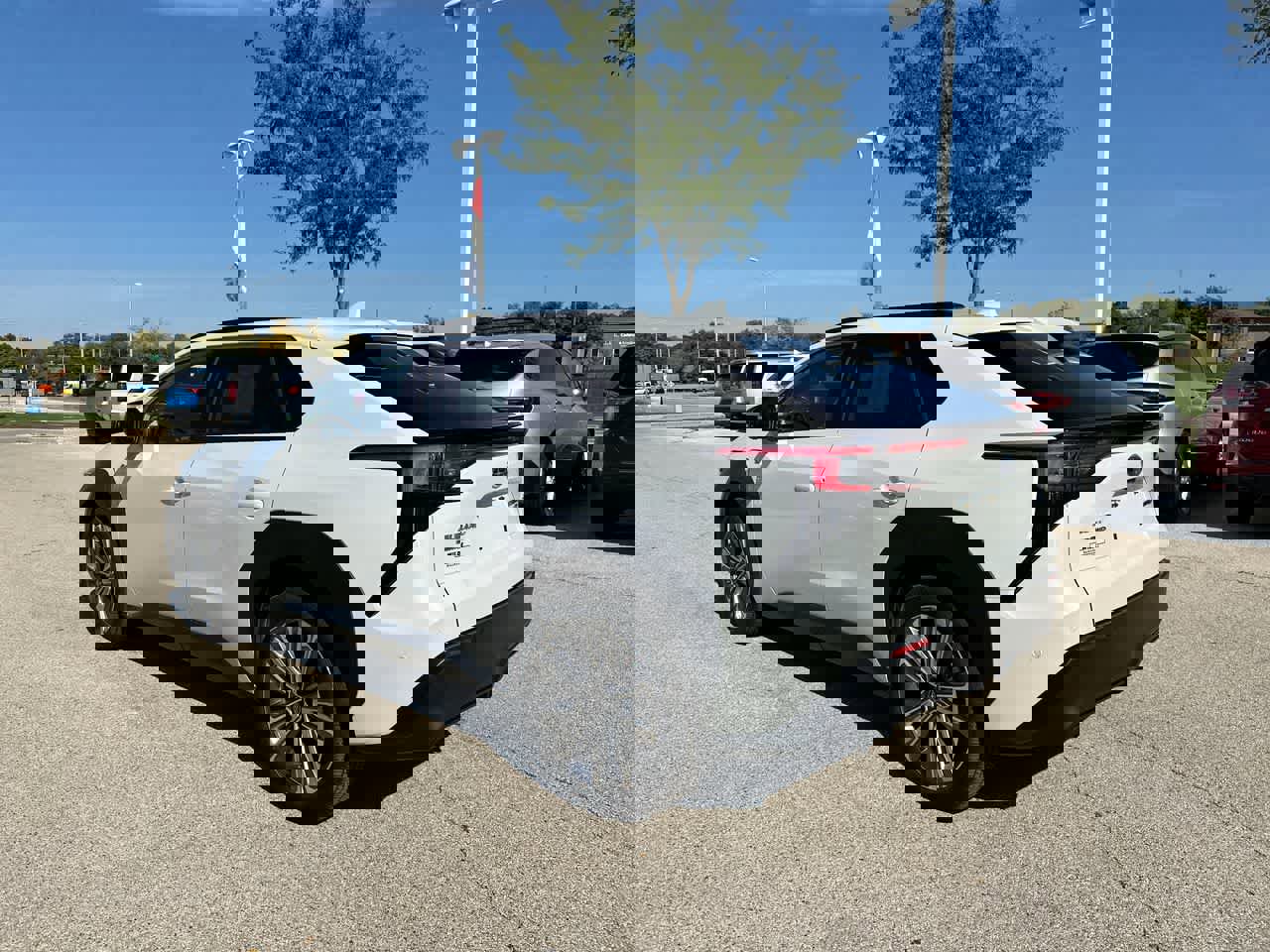 Used 2024 Subaru Solterra Touring w/ Touring Package image 11