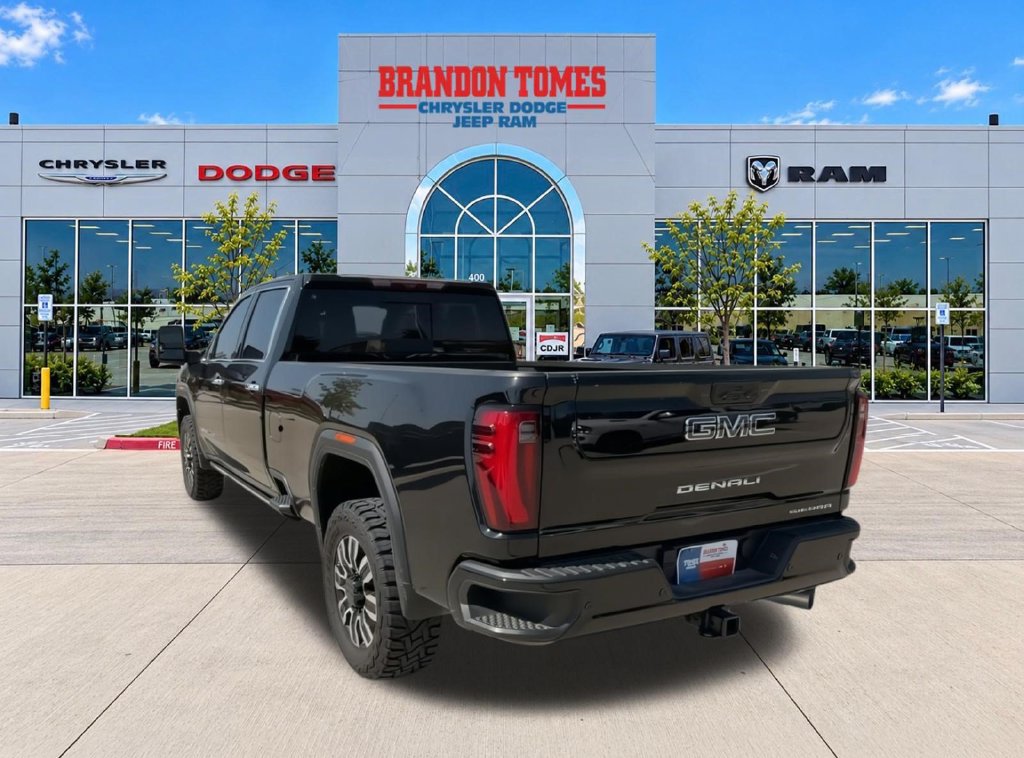 Used 2024 GMC Sierra 3500 Denali Ultimate AWD/4WD image 2
