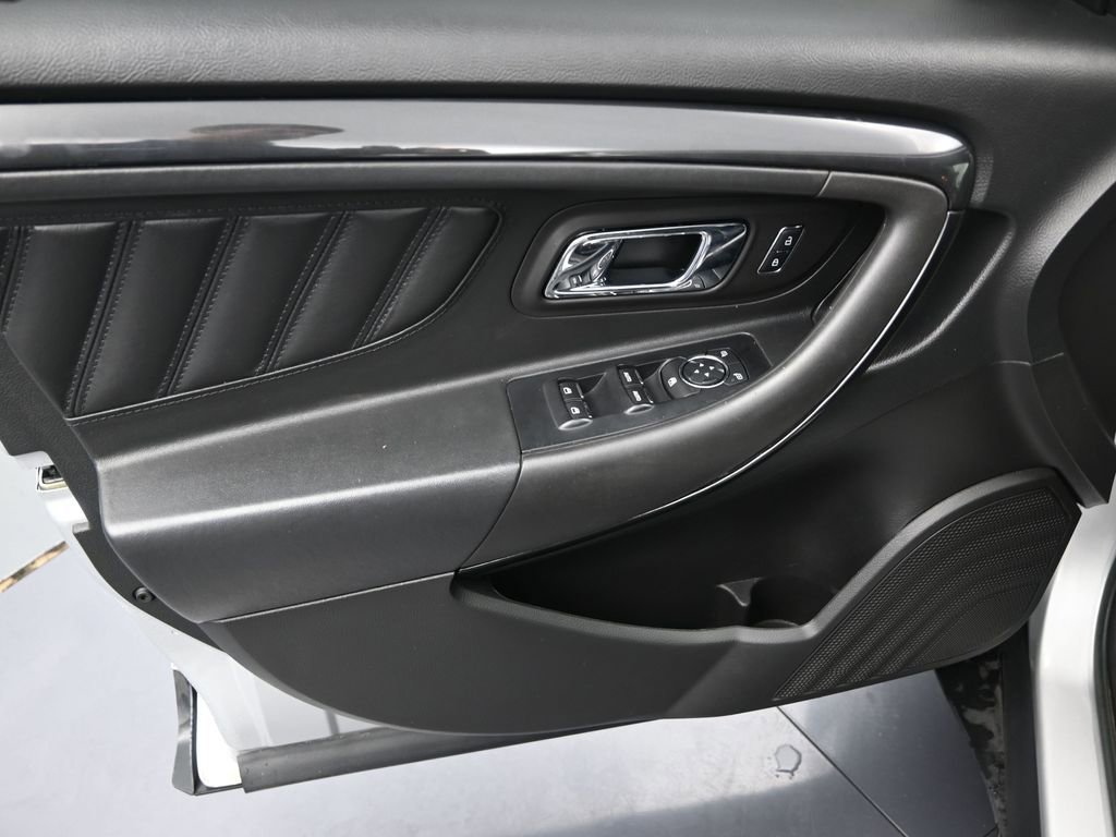 Used 2018 Ford Taurus SHO w/ Driver Assist Package image 12