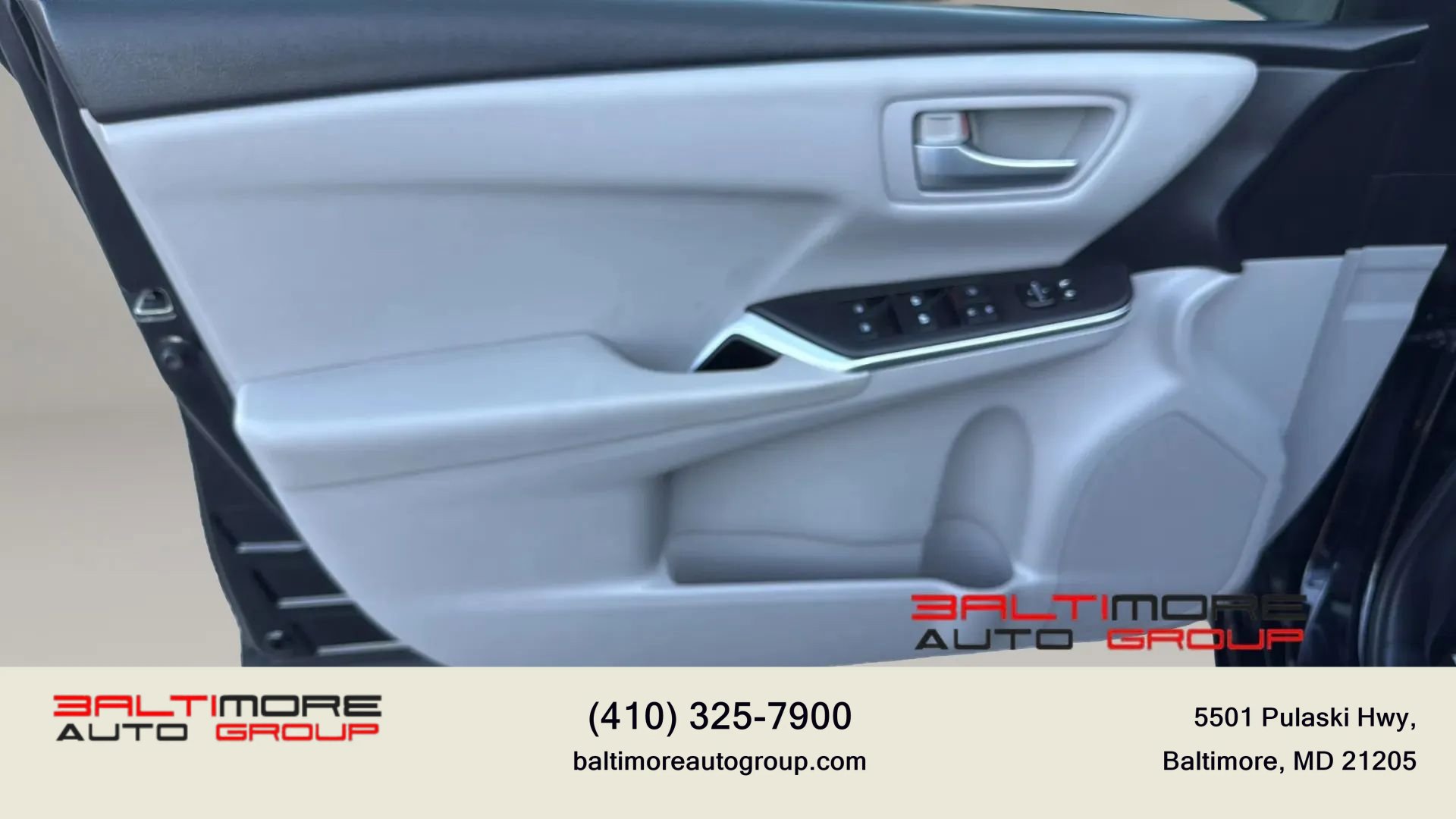 Used 2017 Toyota Camry SE w/ Moonroof Package FWD image 31