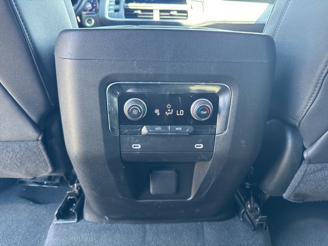 Used 2023 Chevrolet Suburban LT RWD image 20