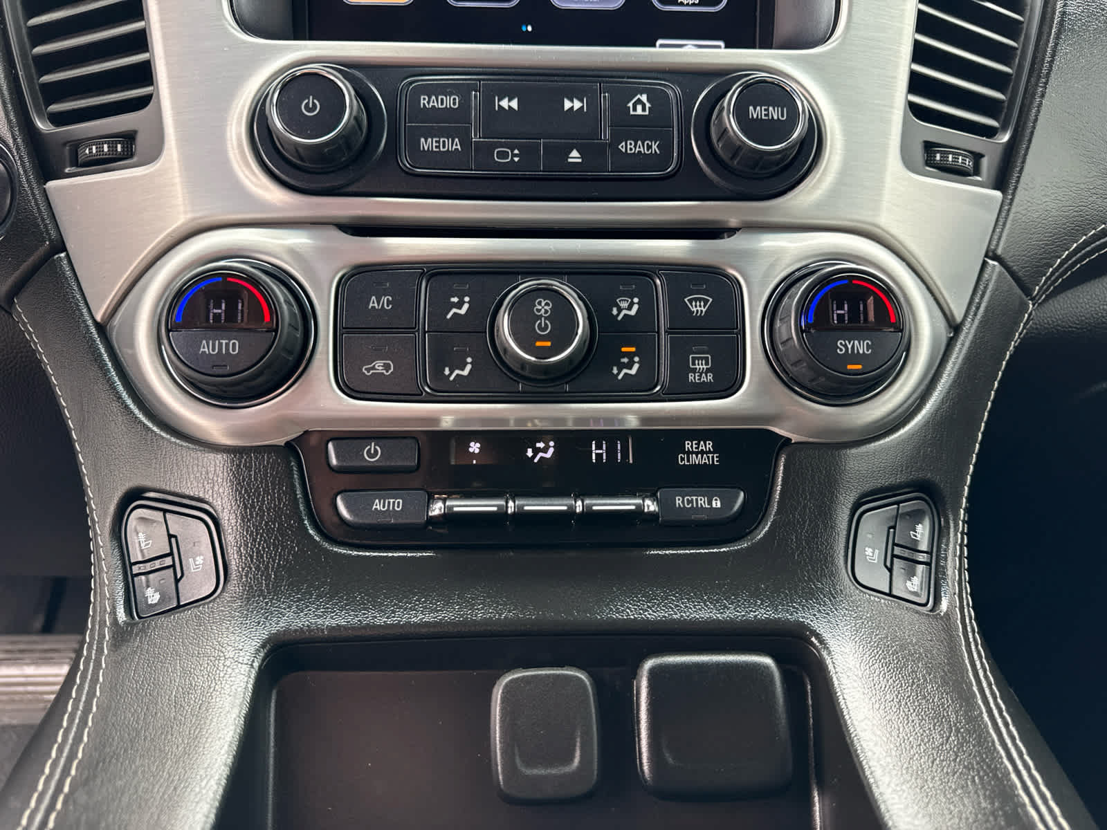 Certified 2019 GMC Yukon XL SLT AWD/4WD image 18
