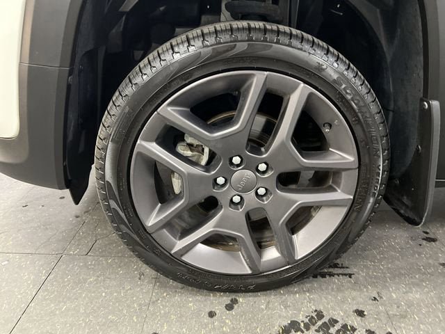 Used 2021 Jeep Renegade Latitude w/ Sun & Sound Group image 34