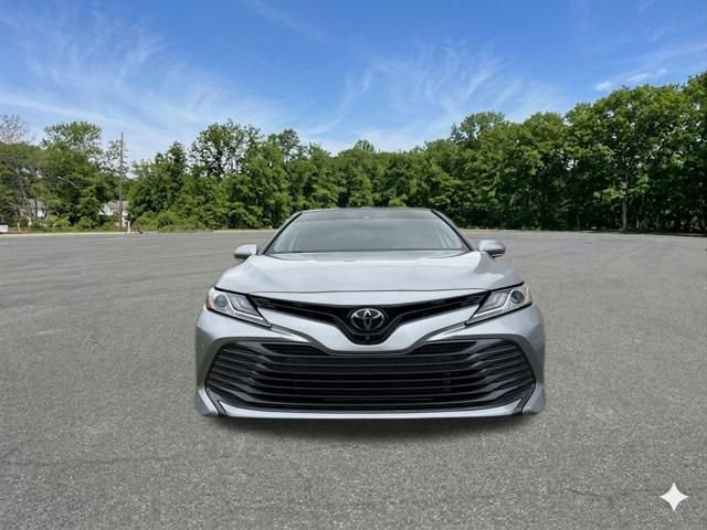 Used 2019 Toyota Camry XLE w/ Driver Assist Package FWD image 3