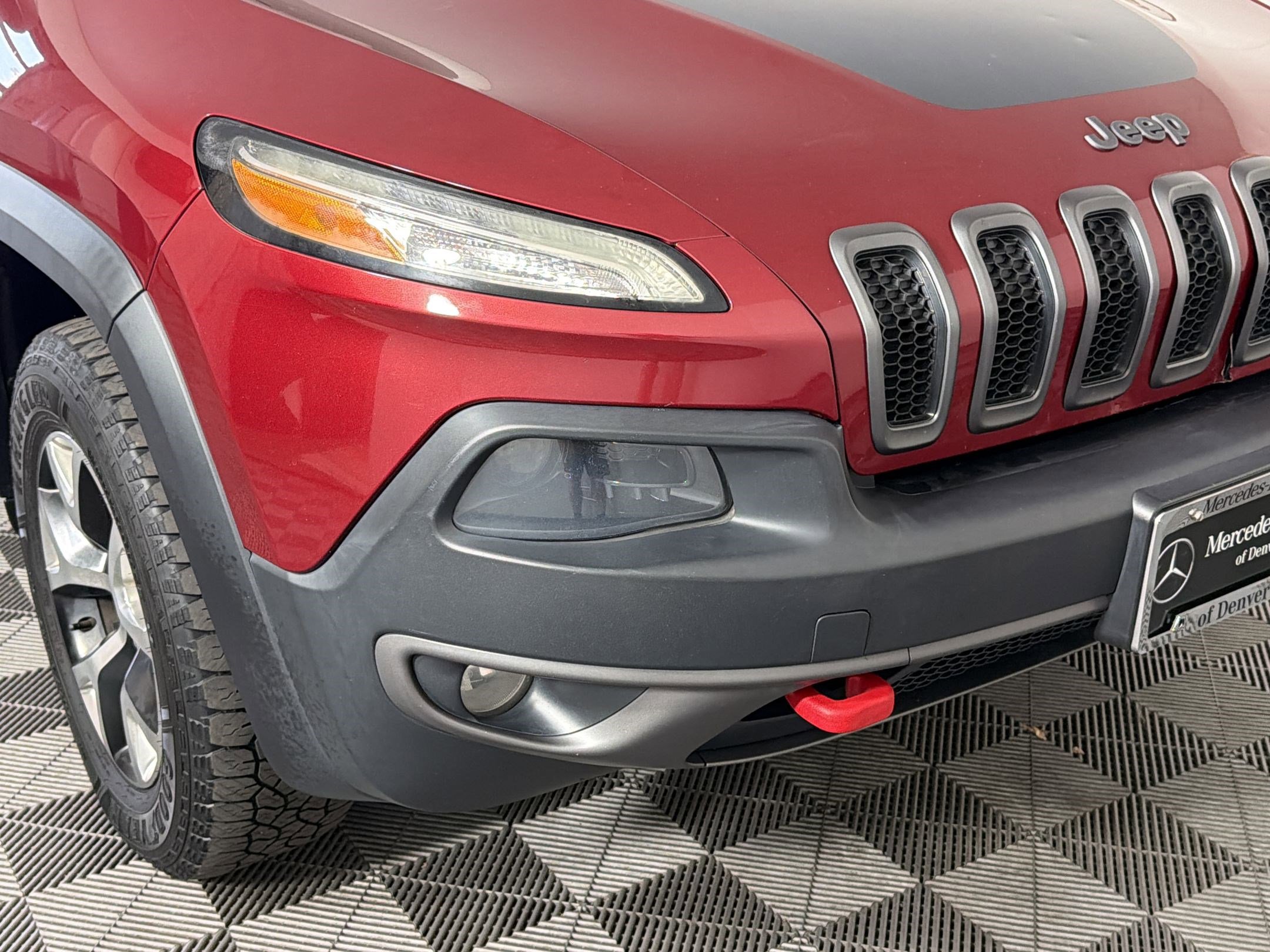 Used 2016 Jeep Cherokee Trailhawk w/ Cold Weather Group image 11