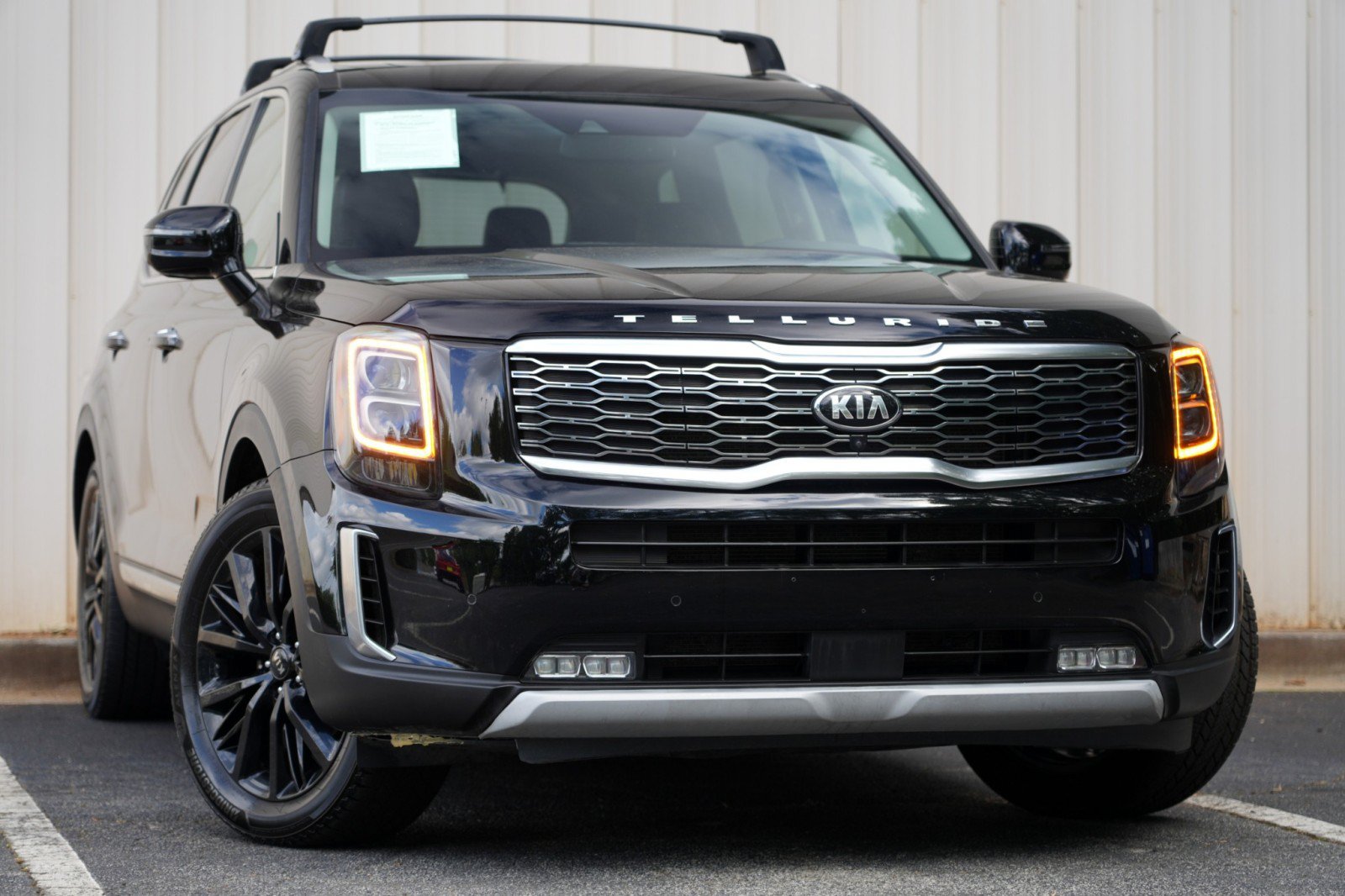 Used 2020 Kia Telluride SX w/ Towing Package FWD image 2