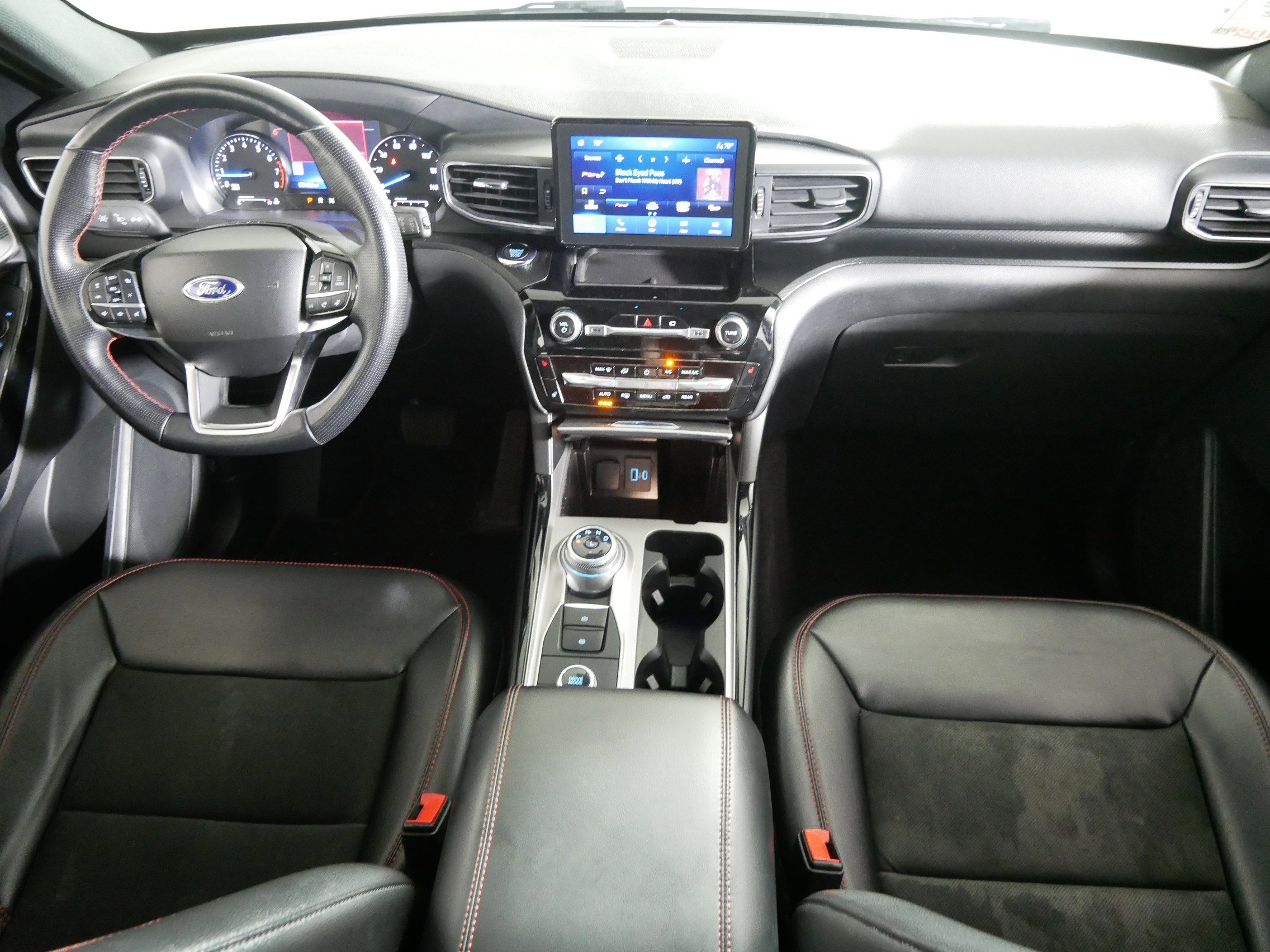 Used 2022 Ford Explorer ST-Line AWD/4WD image 10