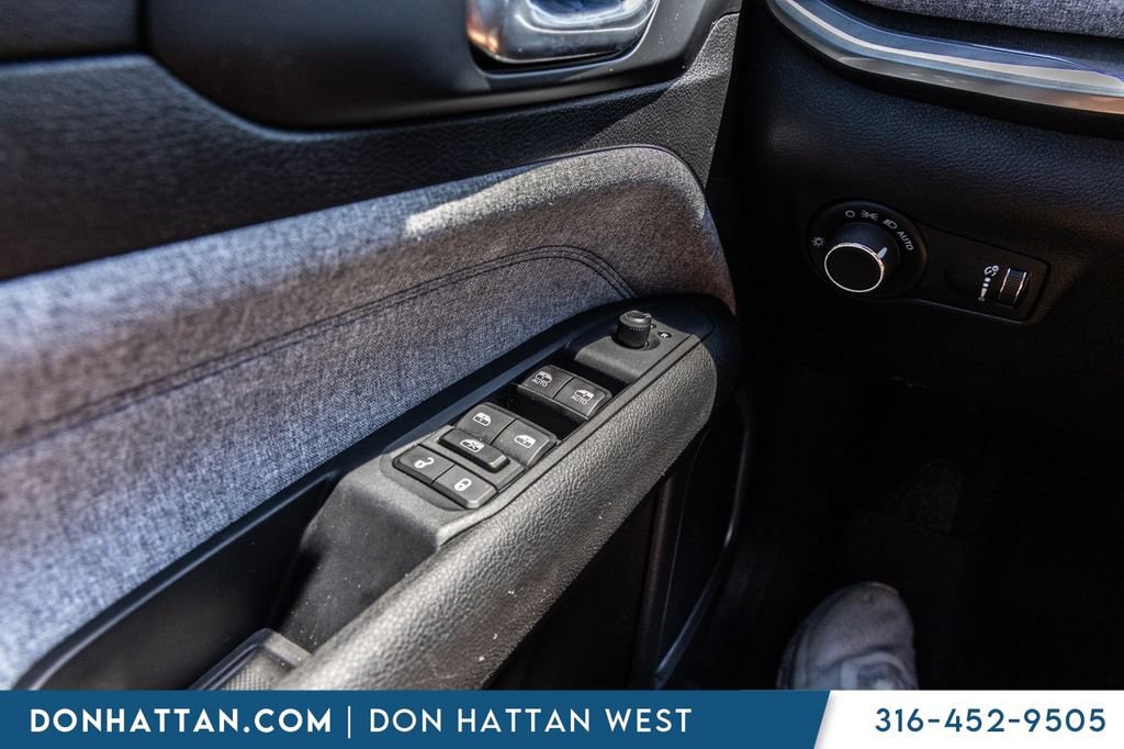 Used 2024 Jeep Compass Sport AWD/4WD image 12