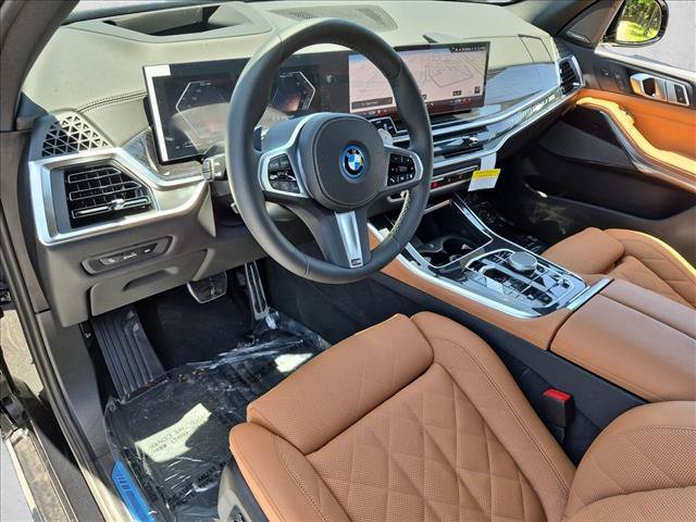 New 2026 BMW X5 xDrive50e w/ M Sport Package AWD/4WD image 3