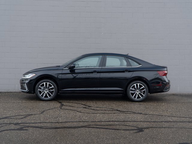 New 2026 Volkswagen Jetta SE image 3