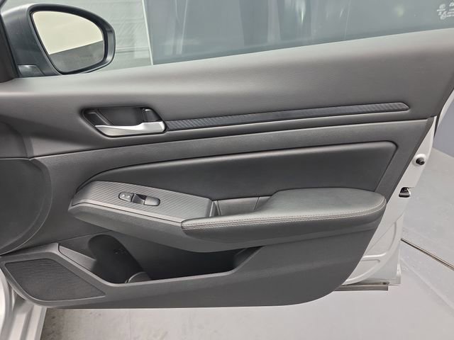 Used 2024 Nissan Altima 2.5 SV image 46