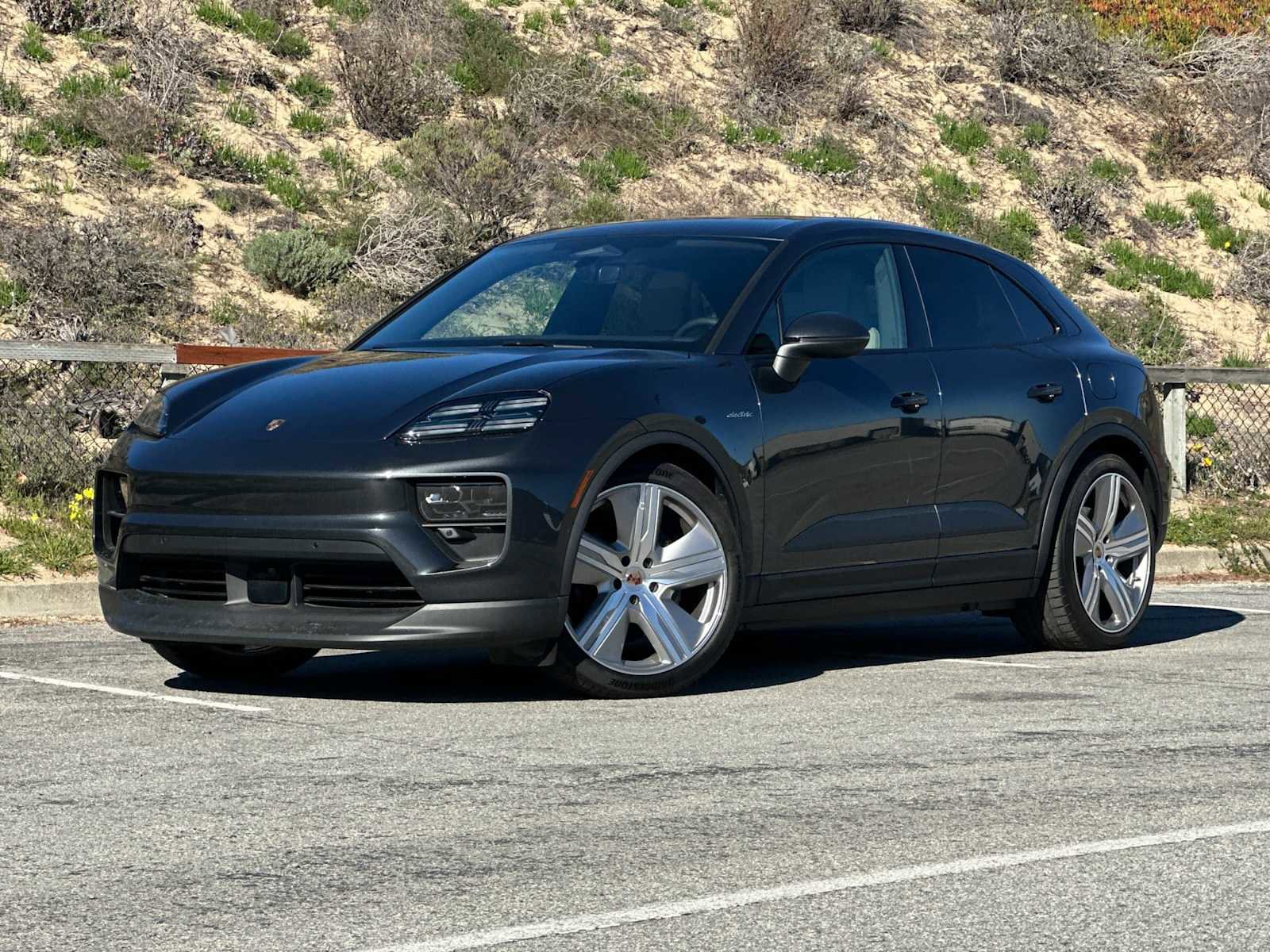 New 2025 Porsche Macan Electric RWD image 1