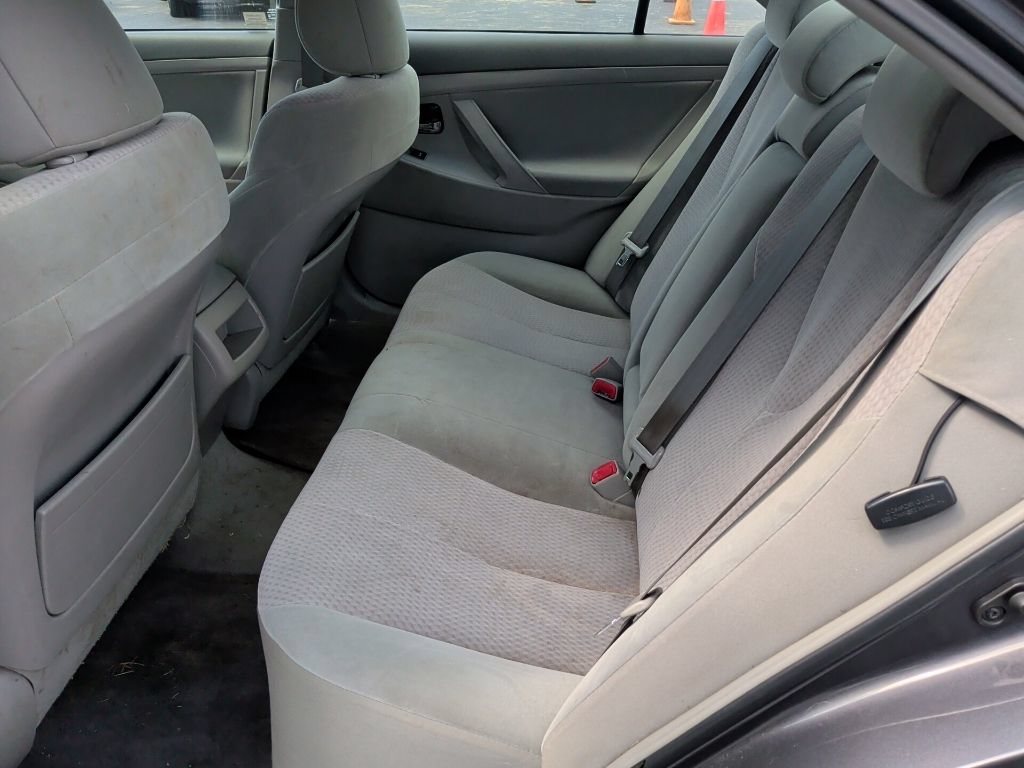 Used 2011 Toyota Camry LE w/ LE Extra-Value Pkg FWD image 5