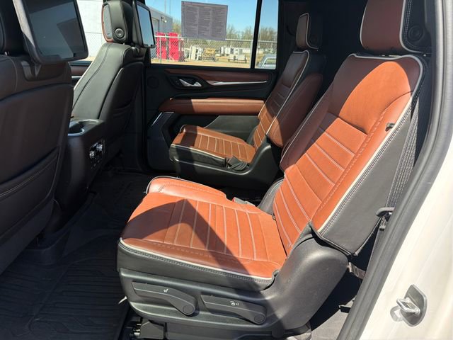 Used 2024 GMC Yukon XL Denali Ultimate AWD/4WD image 30