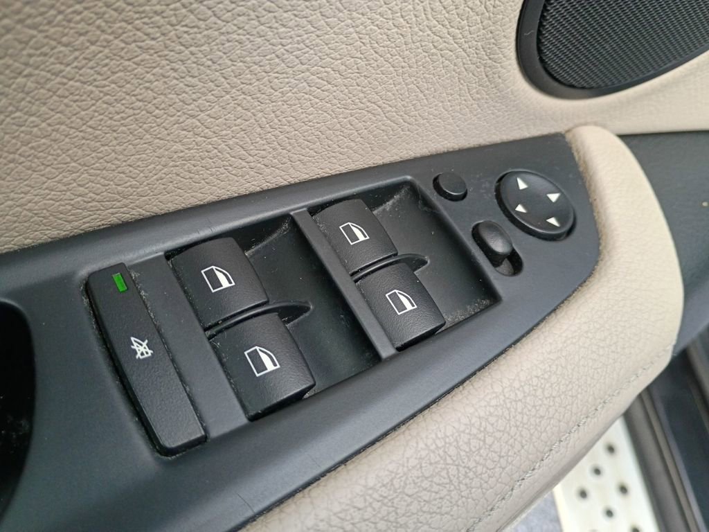 Used 2012 BMW X5 xDrive35i image 12