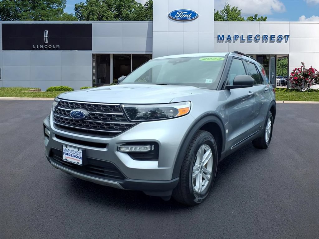 Certified 2023 Ford Explorer XLT w/ Equipment Group 202A AWD/4WD image 2