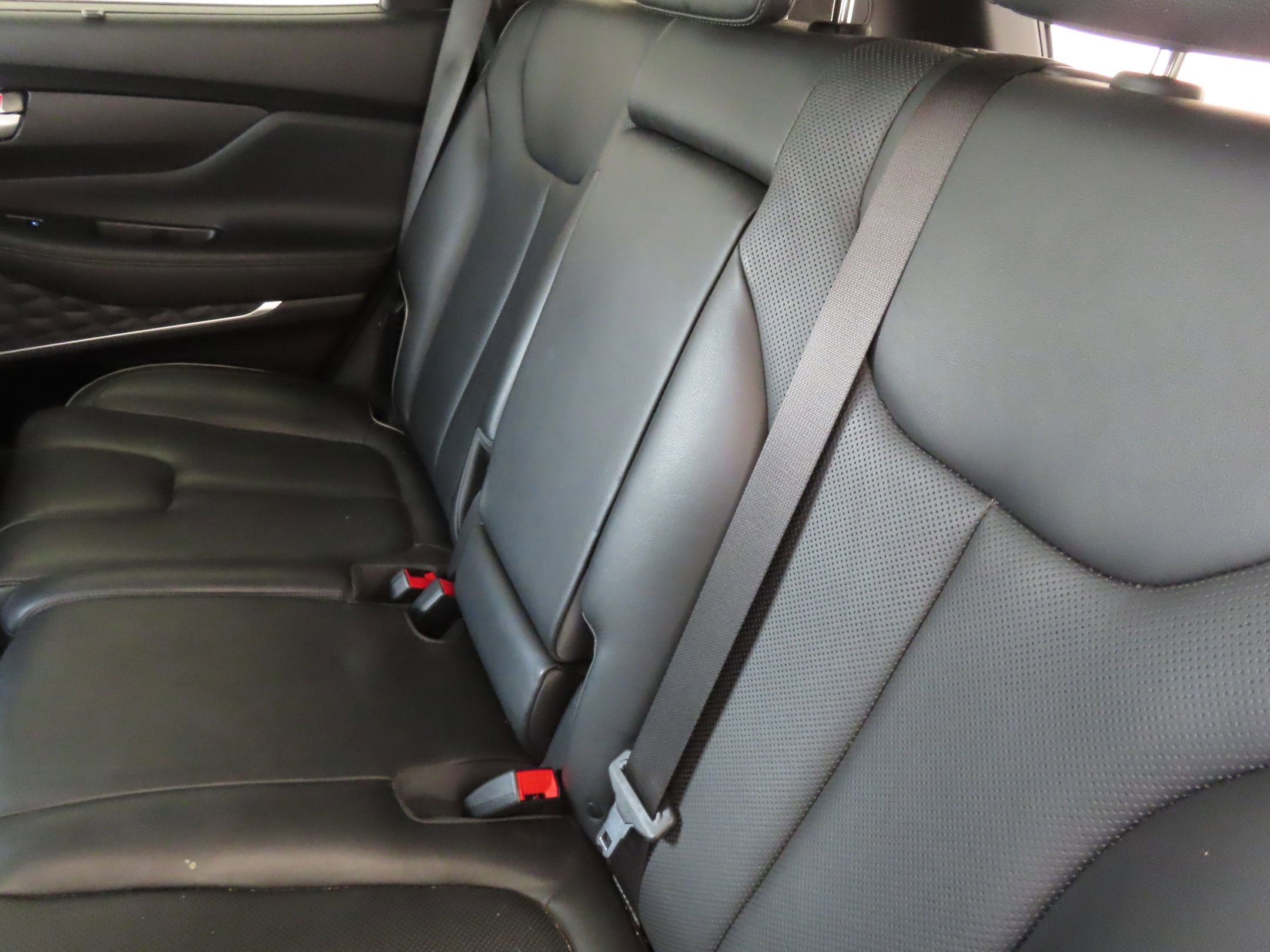 Used 2022 Hyundai Santa Fe Limited FWD image 25