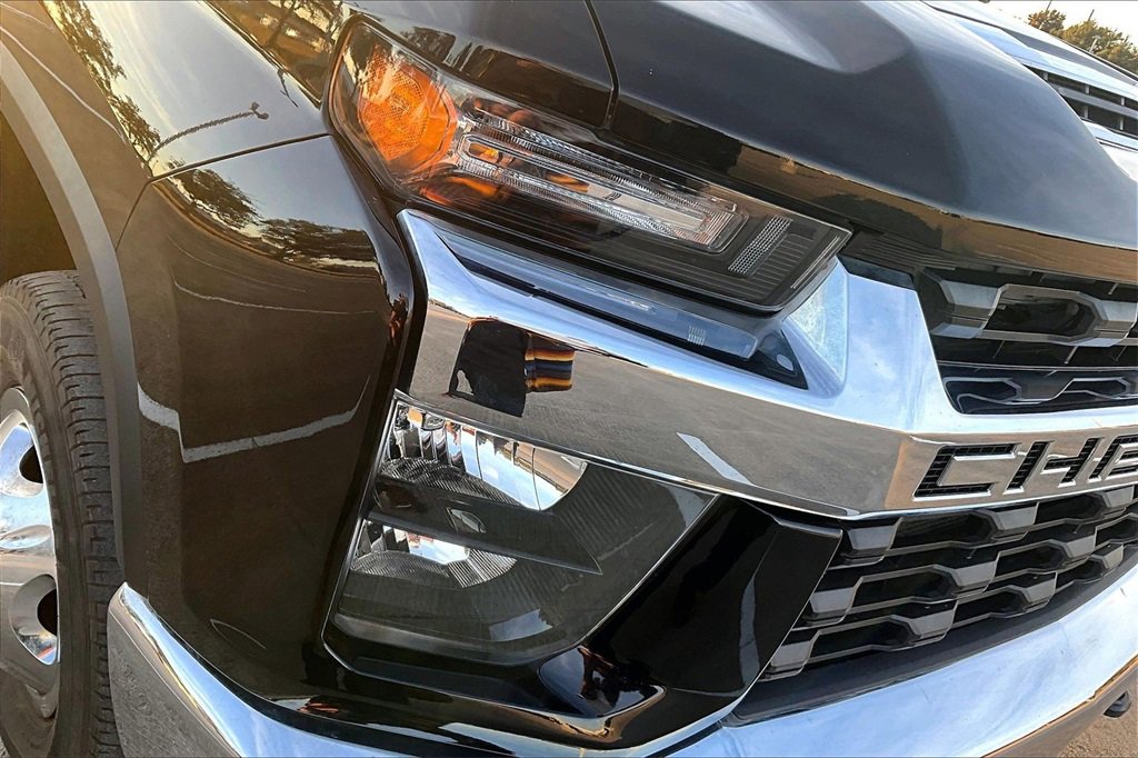 Used 2023 Chevrolet Silverado 3500 LT w/ Texas Edition image 31