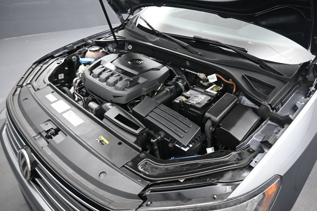 Used 2018 Volkswagen Passat 2.0T R-Line FWD image 46