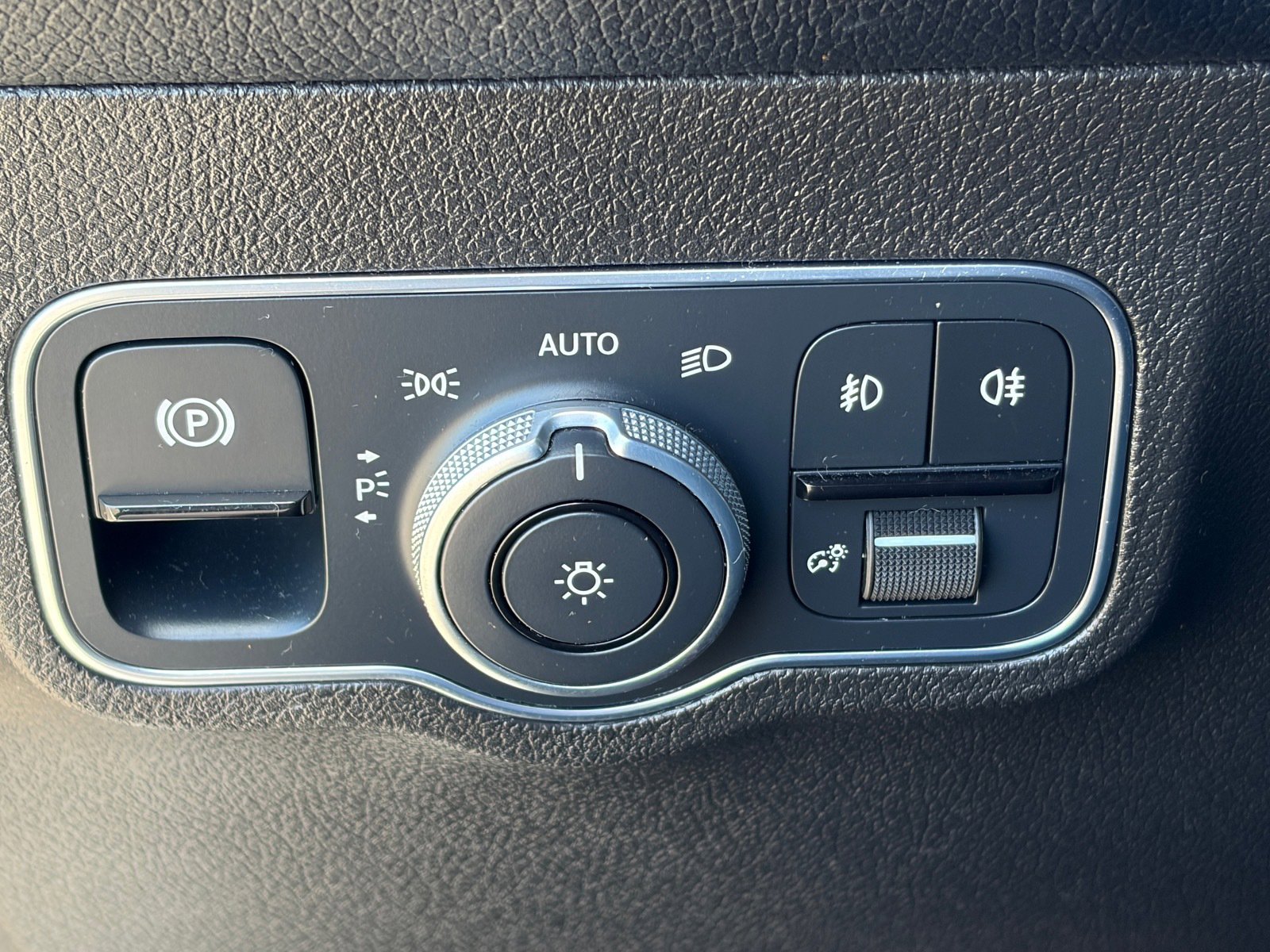 Used 2020 Mercedes-Benz GLB 250 image 21