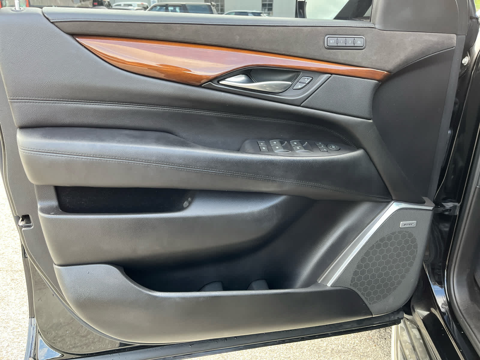 Used 2018 Cadillac Escalade 4WD image 10