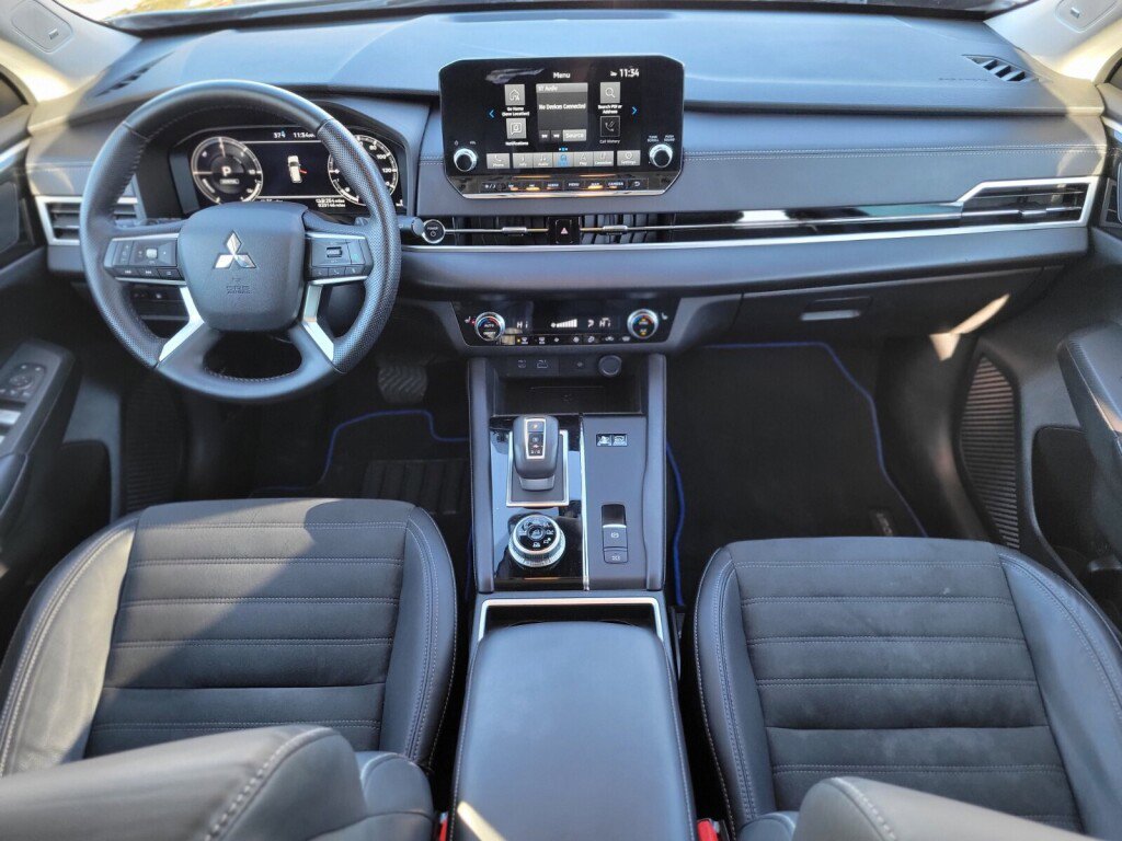 Used 2023 Mitsubishi Outlander SE image 10