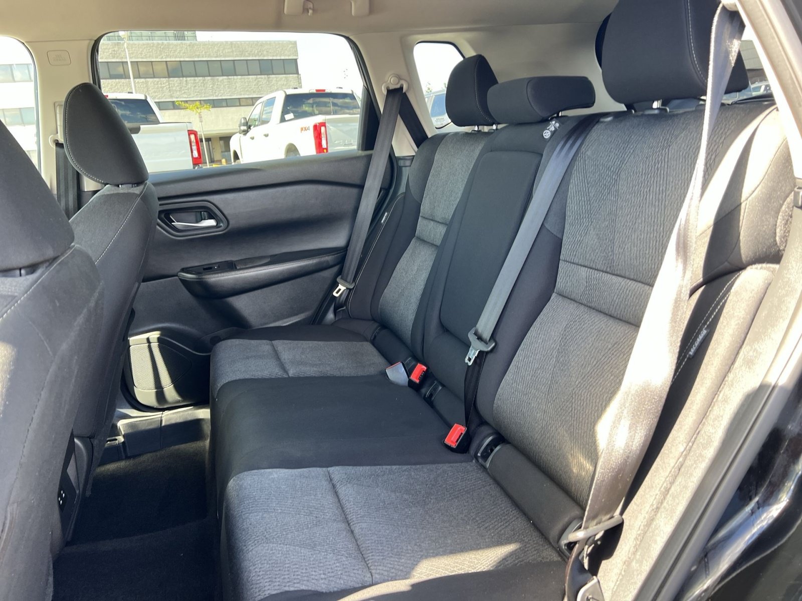 Used 2024 Nissan Rogue SV AWD/4WD image 23