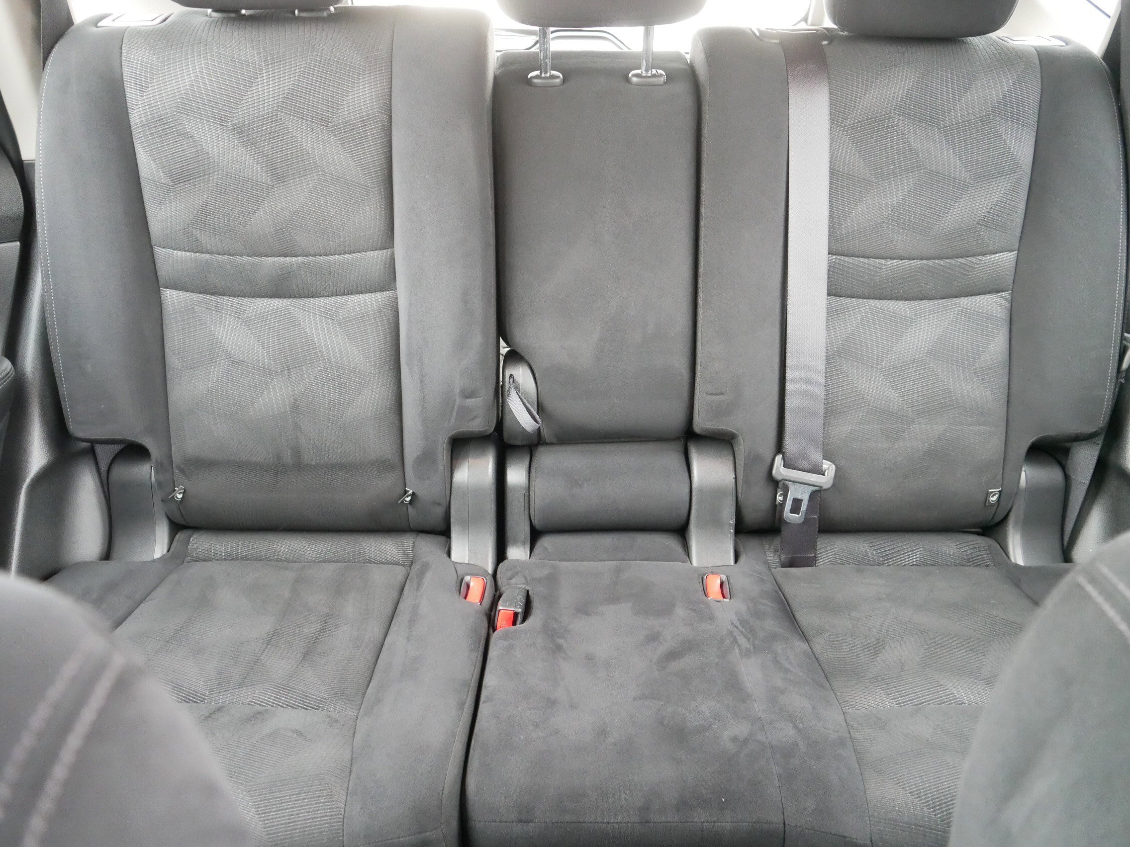 Used 2016 Nissan Rogue SV w/ SV Premium Package image 13