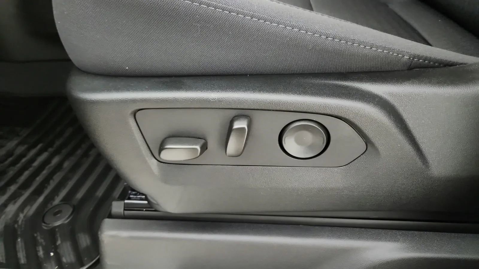 Used 2025 Chevrolet Silverado 2500 LT w/ All Star Edition image 35