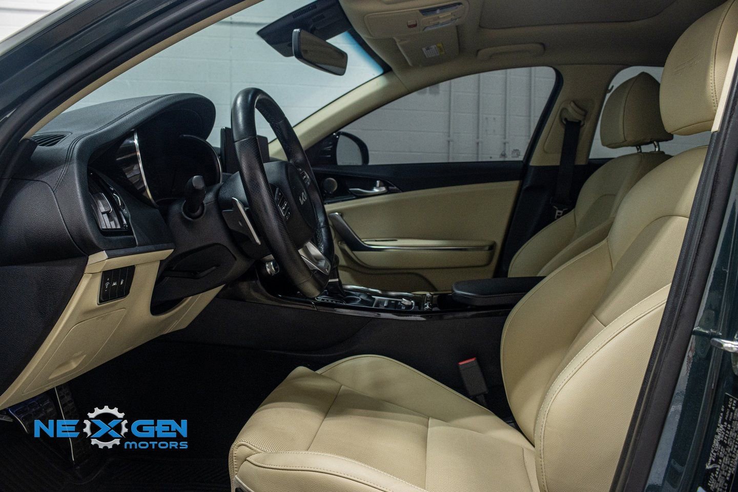 Used 2023 Kia Stinger GT-Line w/ Sun & Sound Package image 11