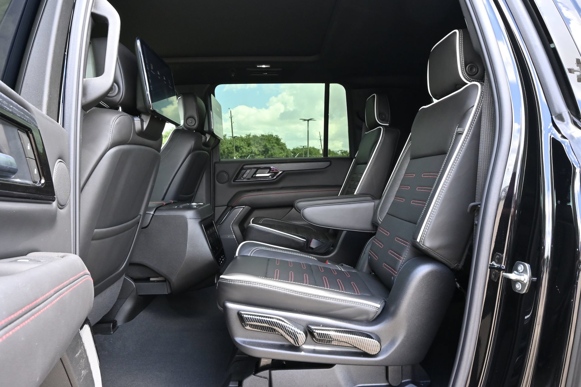 Used 2026 GMC Yukon XL AT4 Ultimate AWD/4WD image 21
