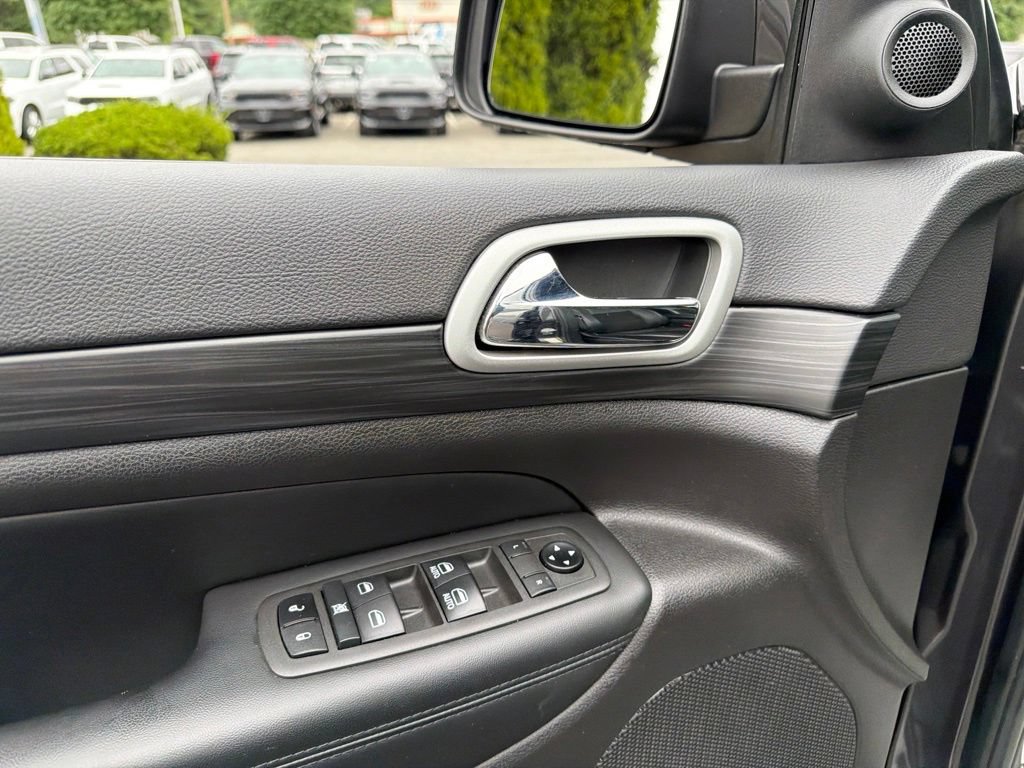 Used 2021 Jeep Grand Cherokee Laredo X AWD/4WD image 15