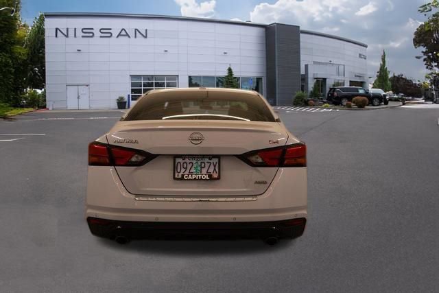 Certified 2023 Nissan Altima 2.5 SR AWD/4WD image 3