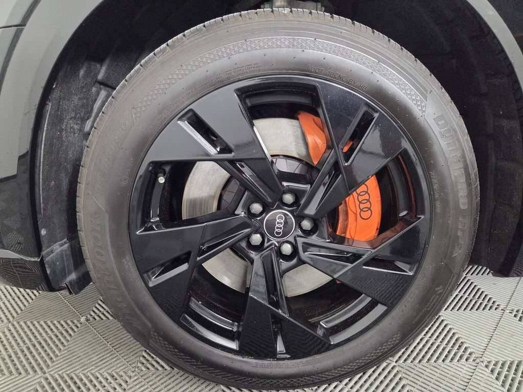 Used 2022 Audi e-tron Premium AWD/4WD image 7