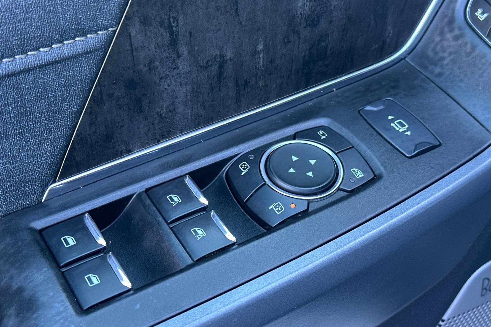 Used 2024 Ford F250 Lariat w/ Sport Appearance Package image 13